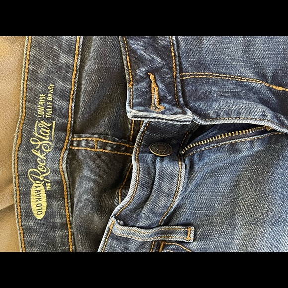 Old Navy rockstar low rise faded wash - Picture 2 of 5